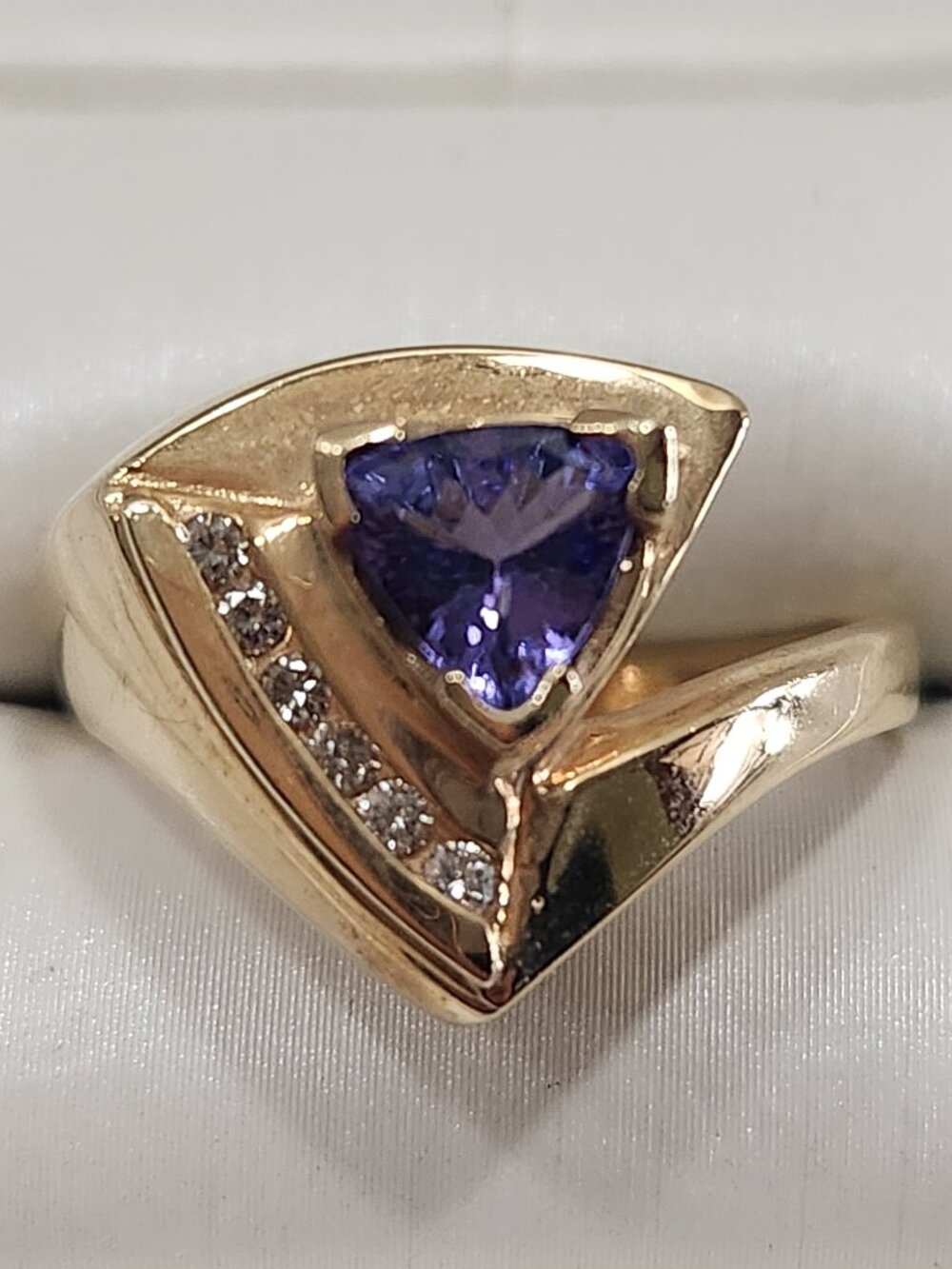 Vintage Levian 14K Solid Gold Natural Tanzanite/Natural Diamond Ring Size 7